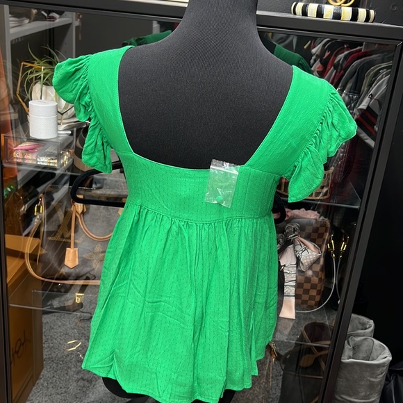 NWOT: dee elly flutter sleeve button up blouse - Picture 2 of 3